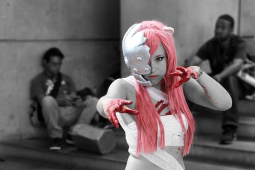 cosplayer-blood-pink-hair